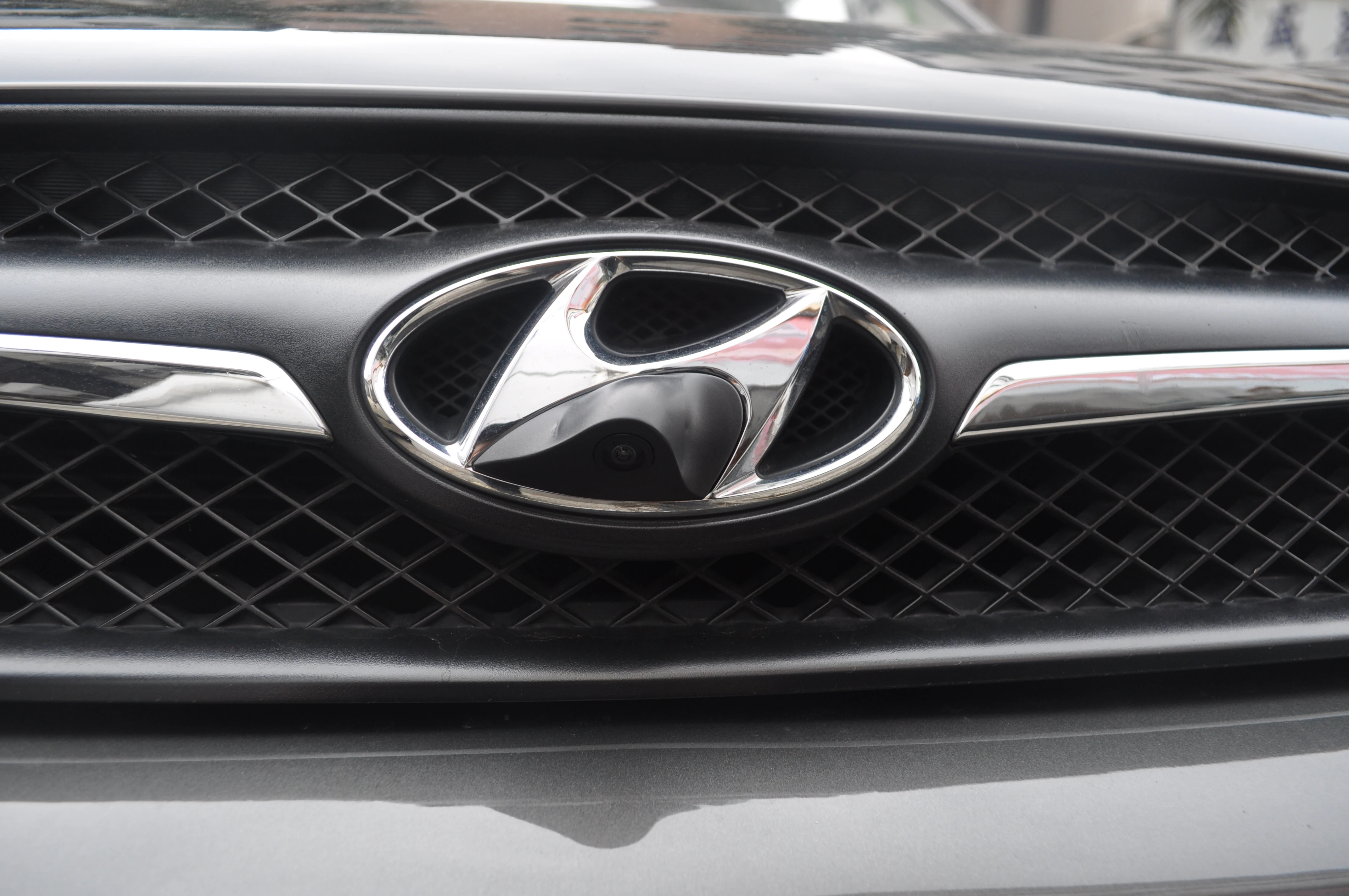 CAM-FH01 front camera installed inside a Hyundai grille emblem